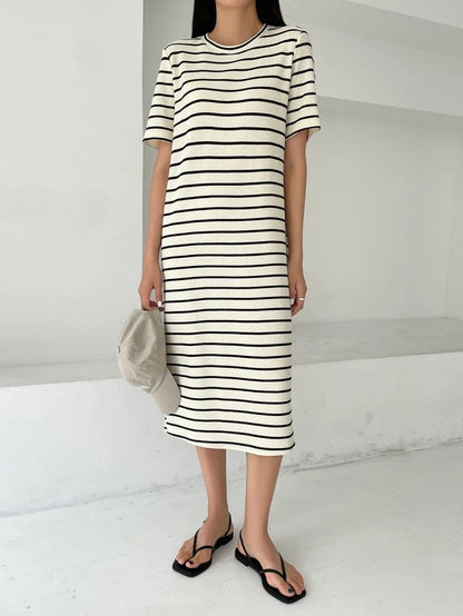 Eduarda Chic Striped Dress