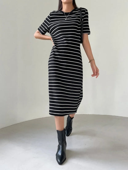 Eduarda Chic Striped Dress